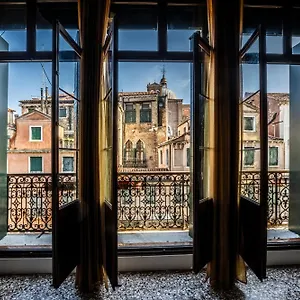 https://savoia-e-jolanda-apartments.hotelinveneto.com